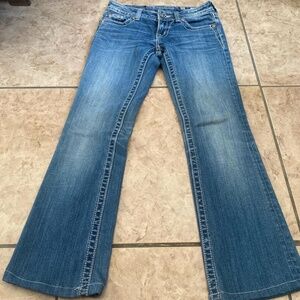 low rise, straight leg miss me blue denim jeans in size 26/ size 2